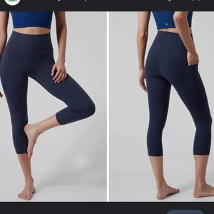 NWT Athleta Salutation Stash Pocket II Capri
